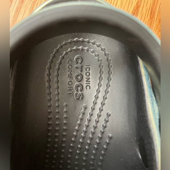 Brand New! Crocs Geometric Classic Clogs in Iridescent Aqua - Picture 7 of 10